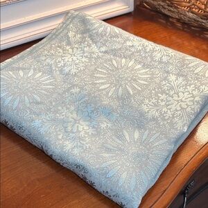 Martha Stewart winter/Snowflake Textured Tablecloth